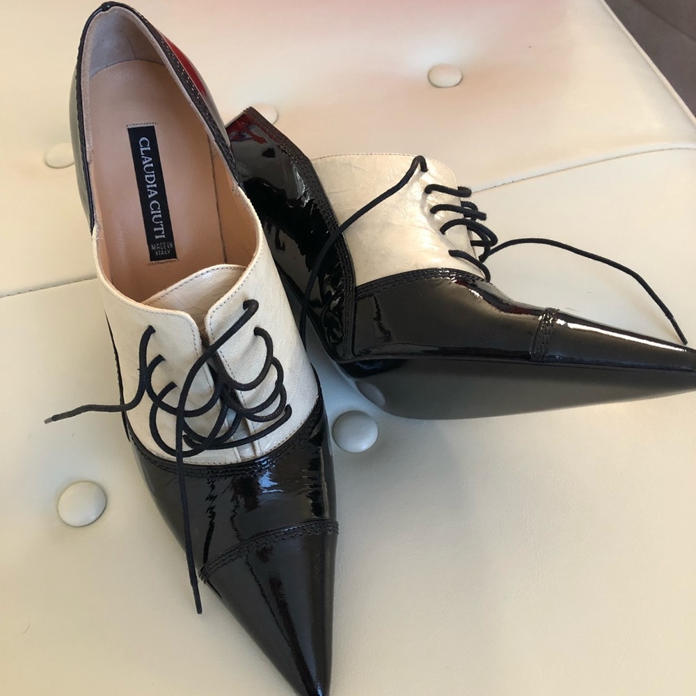 Claudia Ciuti Oxford Mary Jane Pumps